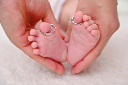 河源宝宝发烧手心比额头烫